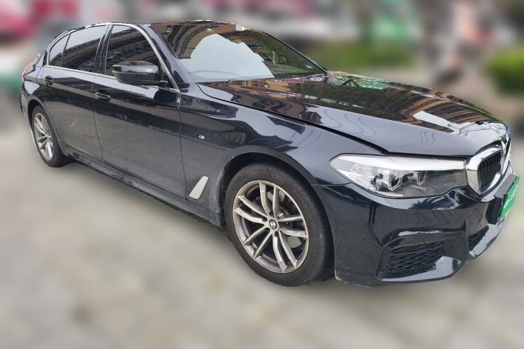 Used BMW 5 Series 2020 525Li M Sport Package Front Right 45 Deg