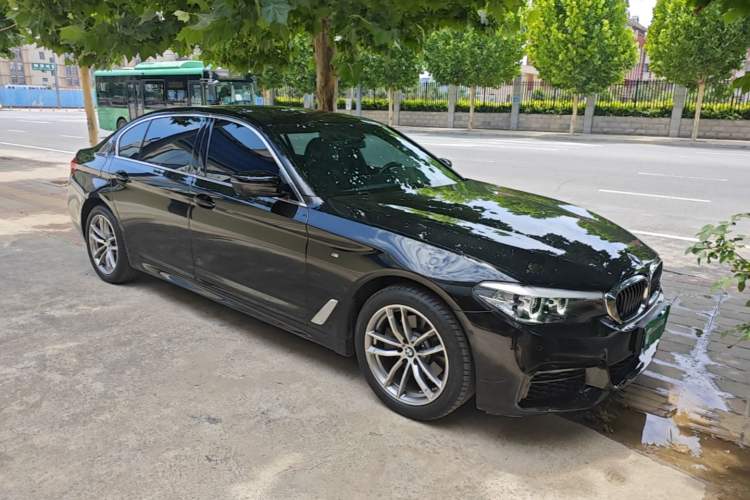 Used BMW 5 Series 2020 525Li M Sport Package Front Right 45 Deg