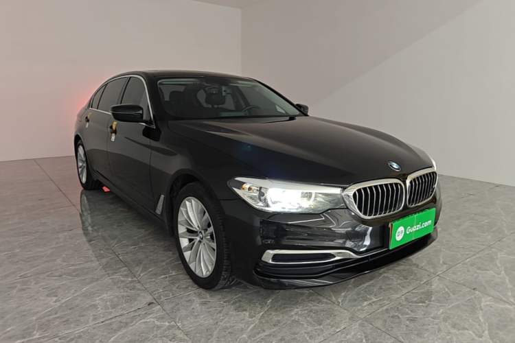 Used BMW 5 Series 2020 525Li Luxury Package Front Right 45 Deg