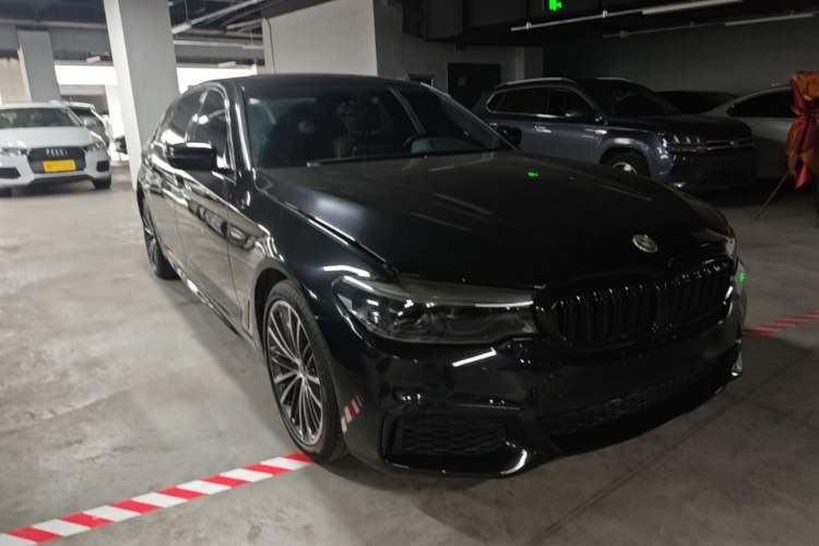 Used BMW 5 Series 2020 530Li Leading Model M Sport Package Front Right 45 Deg