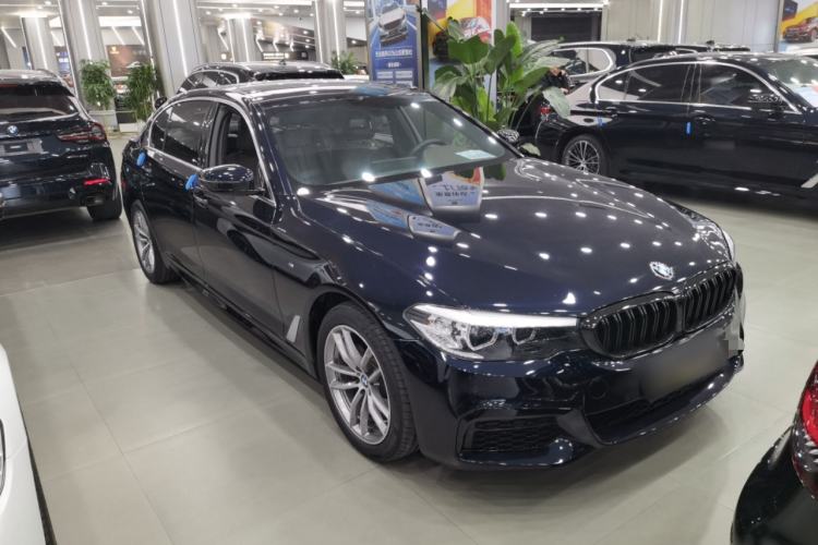 Used BMW 5 Series 2020 525Li M Sport Package Front Right 45 Deg