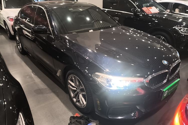 Used BMW 5 Series 2020 525Li M Sport Package Front Right 45 Deg