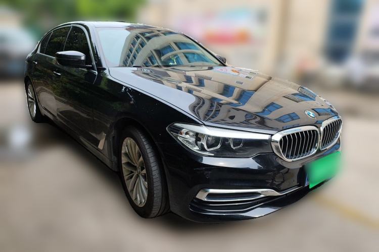 Used BMW 5 Series 2020 525Li Luxury Package Front Right 45 Deg