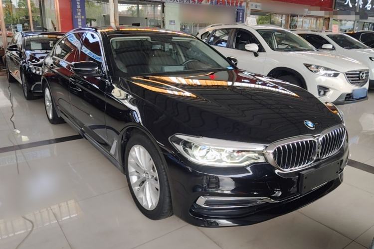 Used BMW 5 Series 2020 530Li Luxury Edition Premium Package Front Right 45 Deg