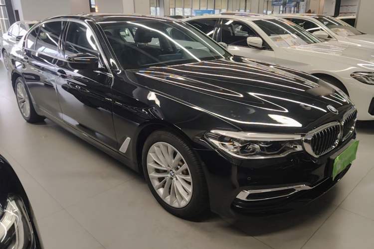 Used BMW 5 Series 2020 530Li Leading Edition Luxury Package Front Right 45 Deg