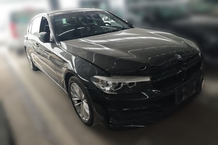 Used BMW 5 Series 2020 525Li Luxury Package Front Right 45 Deg