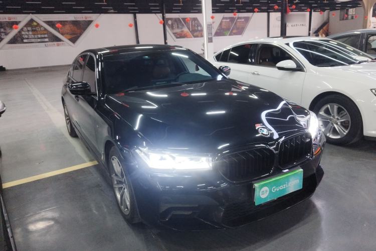 Used BMW 5 Series 2020 525Li M Sport Package Front Right 45 Deg