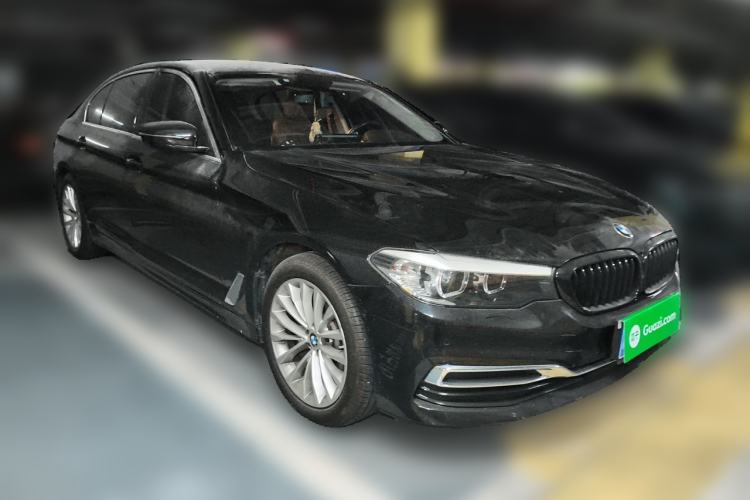 Used BMW 5 Series 2020 525Li Luxury Package Front Right 45 Deg
