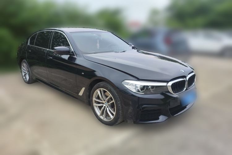 Used BMW 5 Series 2020 525Li M Sport Package Front Right 45 Deg