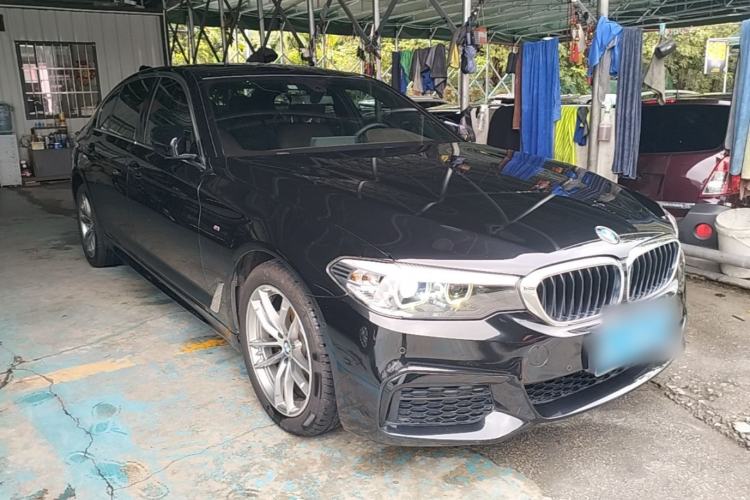 Used BMW 5 Series 2020 525Li M Sport Package Front Right 45 Deg
