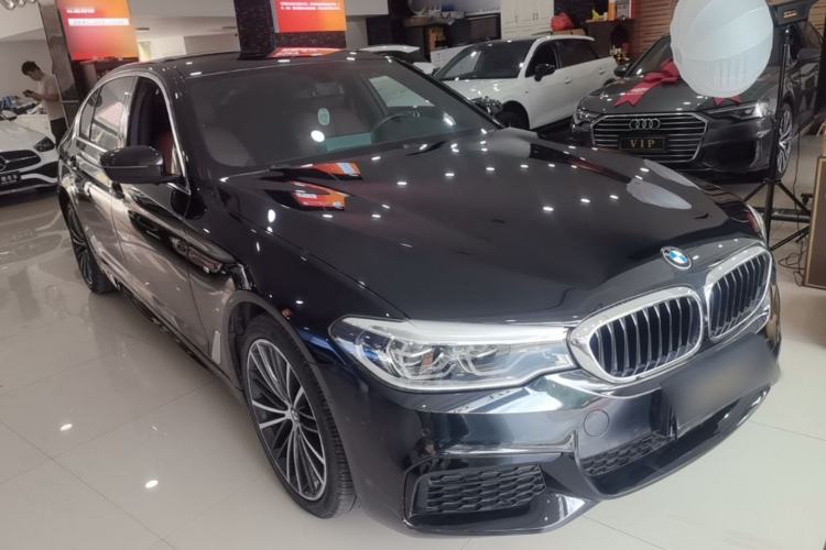 Used BMW 5 Series 2020 530Li Leading Model M Sport Package Front Right 45 Deg