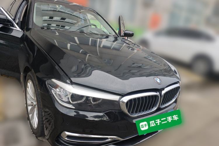 Used BMW 5 Series 2020 525Li Luxury Package Front Right 45 Deg