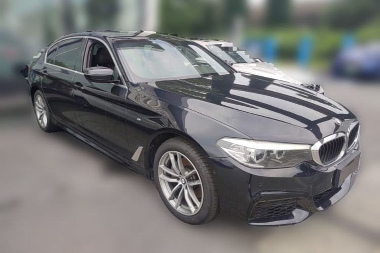 Used BMW 5 Series 2020 525Li M Sport Package Front Right 45 Deg
