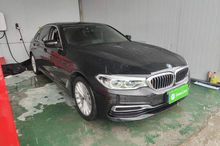 Used BMW 5 Series 2020 530Li Luxury Edition Premium Package Front Right 45 Deg