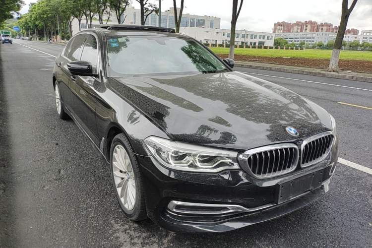 Used BMW 5 Series 2020 530Li Leading Edition Luxury Package Front Right 45 Deg