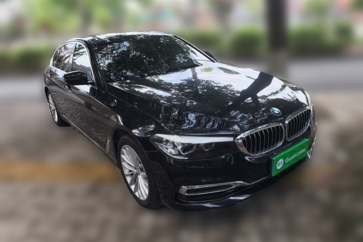 Used BMW 5 Series 2020 525Li Luxury Package Front Right 45 Deg