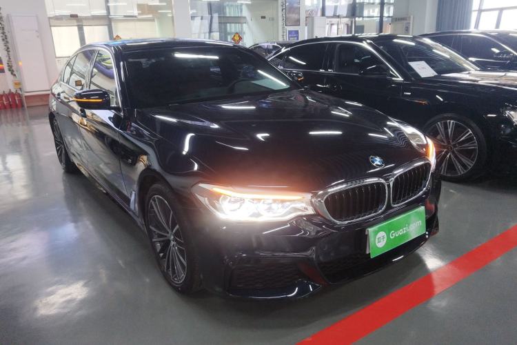 Used BMW 5 Series 2020 530Li Leading Model M Sport Package Front Right 45 Deg