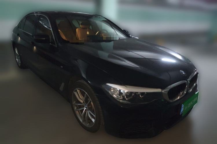 Used BMW 5 Series 2020 525Li M Sport Package Front Right 45 Deg