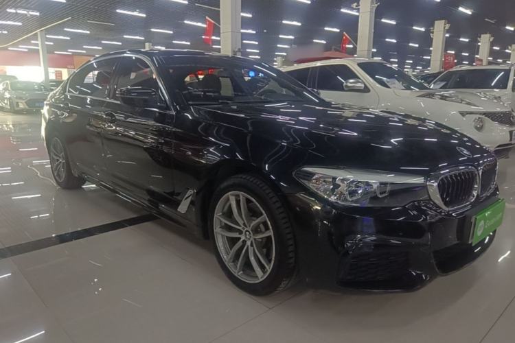 Used BMW 5 Series 2020 525Li M Sport Package Front Right 45 Deg