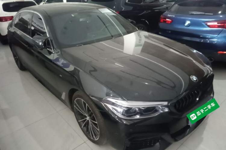 Used BMW 5 Series 2020 530Li Leading Model M Sport Package Front Right 45 Deg