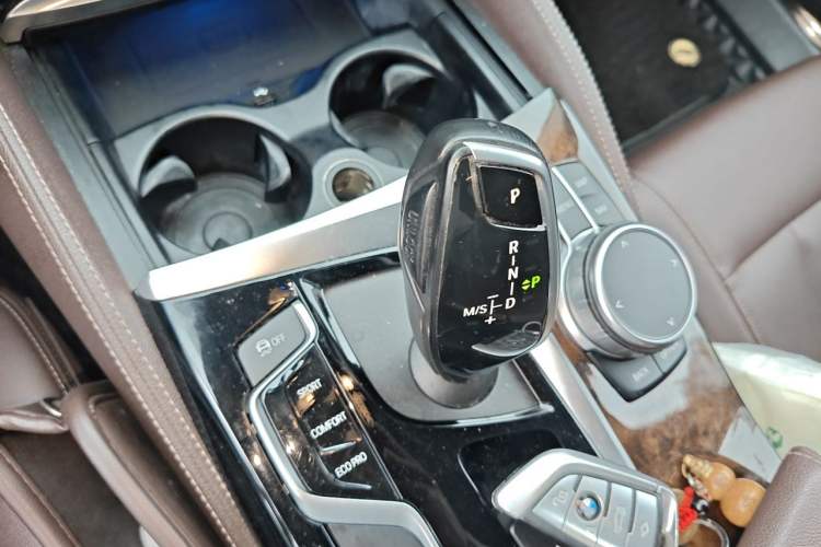 Used BMW 5 Series 2020 525Li Luxury Package Gear Lever