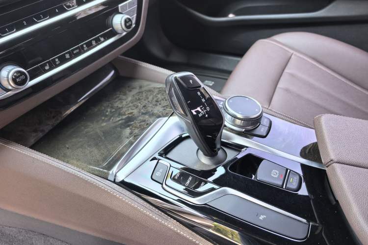 Used BMW 5 Series 2020 525Li M Sport Package Gear Lever