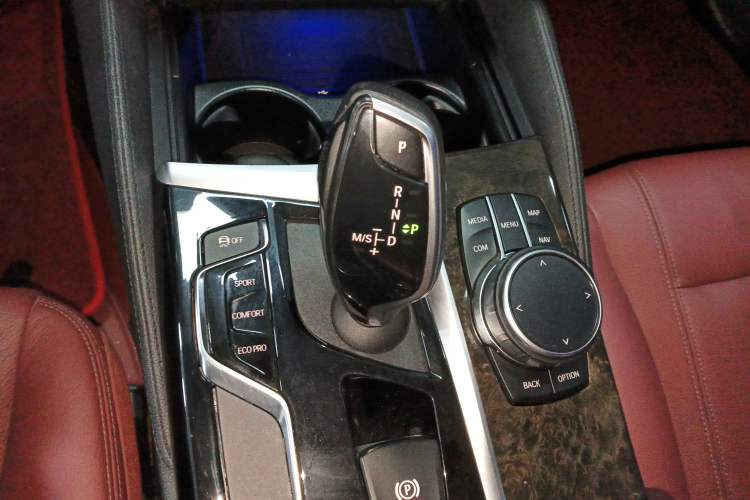 Used BMW 5 Series 2020 530Li Leading Model M Sport Package Gear Lever
