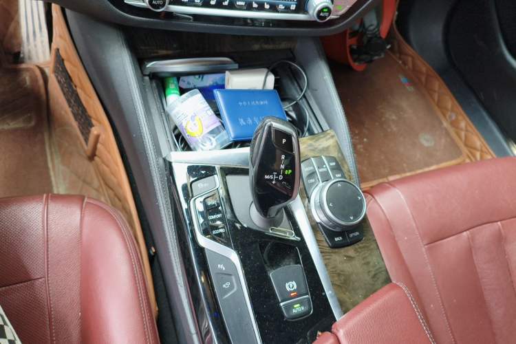 Used BMW 5 Series 2020 530Li Luxury Edition M Sport Package Gear Lever