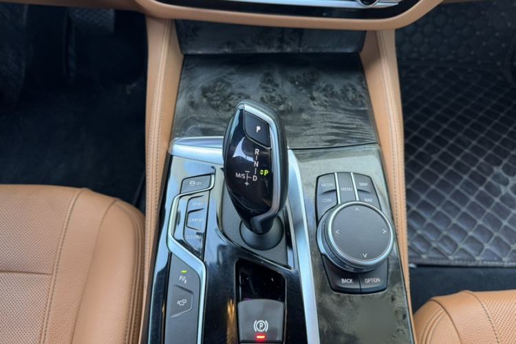 Used BMW 5 Series 2020 530Li Luxury Edition M Sport Package Gear Lever