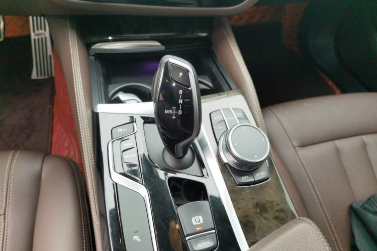 Used BMW 5 Series 2020 525Li M Sport Package Gear Lever