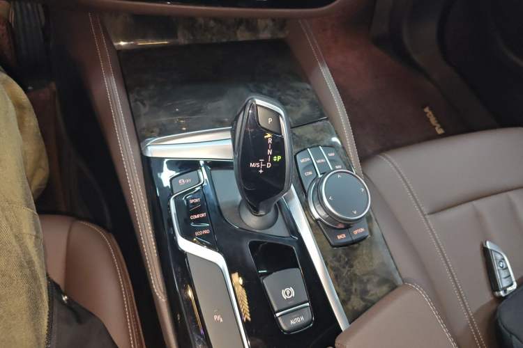 Used BMW 5 Series 2020 525Li M Sport Package Gear Lever