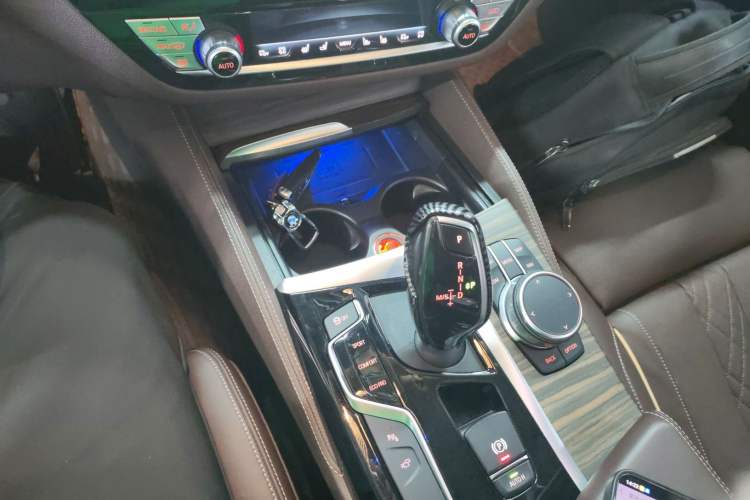 Used BMW 5 Series 2020 530Li Executive Luxury Package Gear Lever