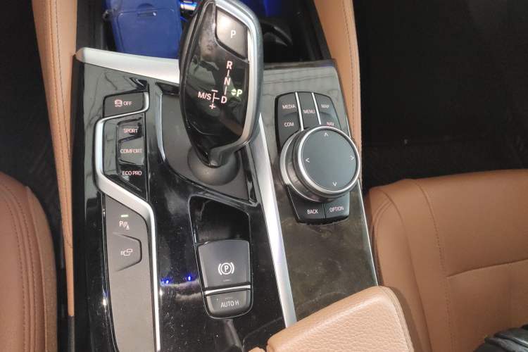 Used BMW 5 Series 2020 530Li Luxury Edition M Sport Package Gear Lever