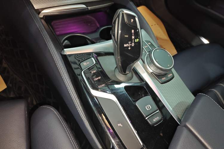 Used BMW 5 Series 2020 525i M Sport Package Gear Lever