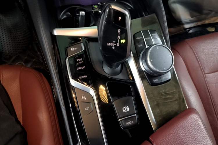 Used BMW 5 Series 2020 530Li Luxury Edition M Sport Package Gear Lever