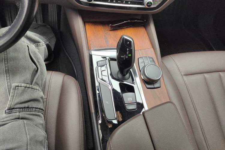 Used BMW 5 Series 2020 525Li Luxury Package Gear Lever