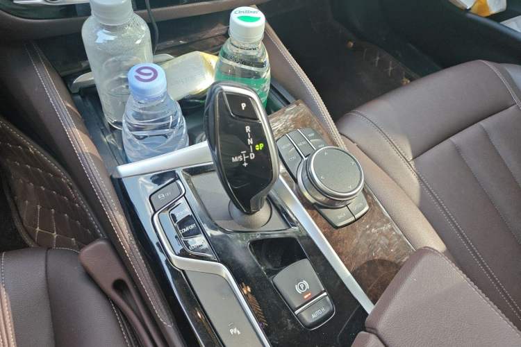 Used BMW 5 Series 2020 525Li Luxury Package Gear Lever