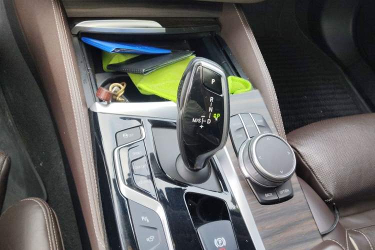 Used BMW 5 Series 2020 530Li Luxury Edition Premium Package Gear Lever