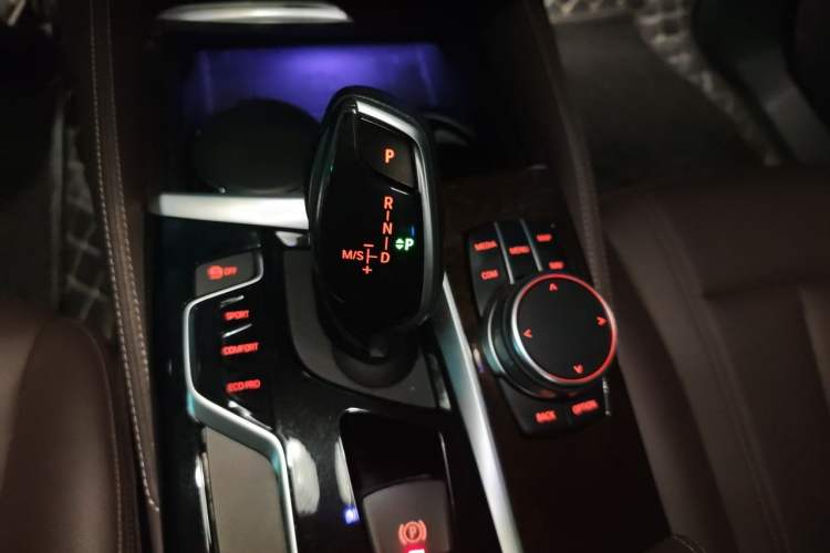 Used BMW 5 Series 2020 525Li Luxury Package Gear Lever