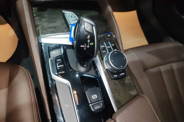 Used BMW 5 Series 2020 525Li M Sport Package Gear Lever