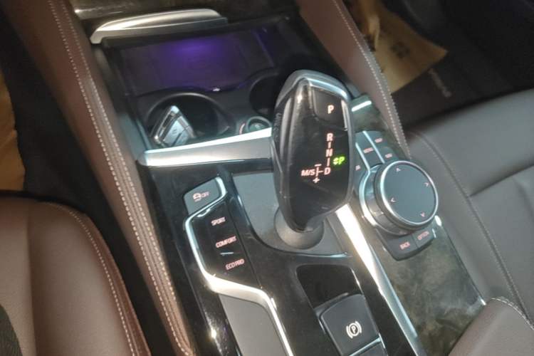 Used BMW 5 Series 2020 525Li M Sport Package Gear Lever
