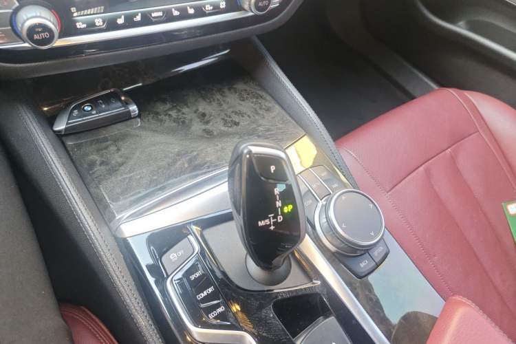 Used BMW 5 Series 2020 530Li Luxury Edition M Sport Package Gear Lever
