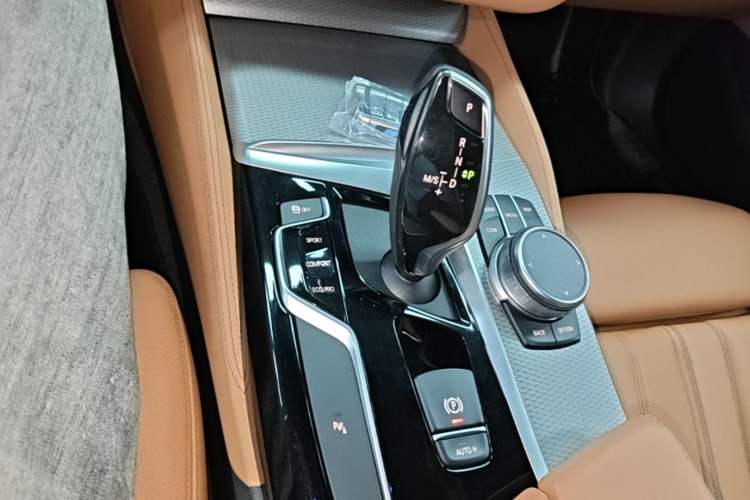Used BMW 5 Series 2020 525i M Sport Package Gear Lever