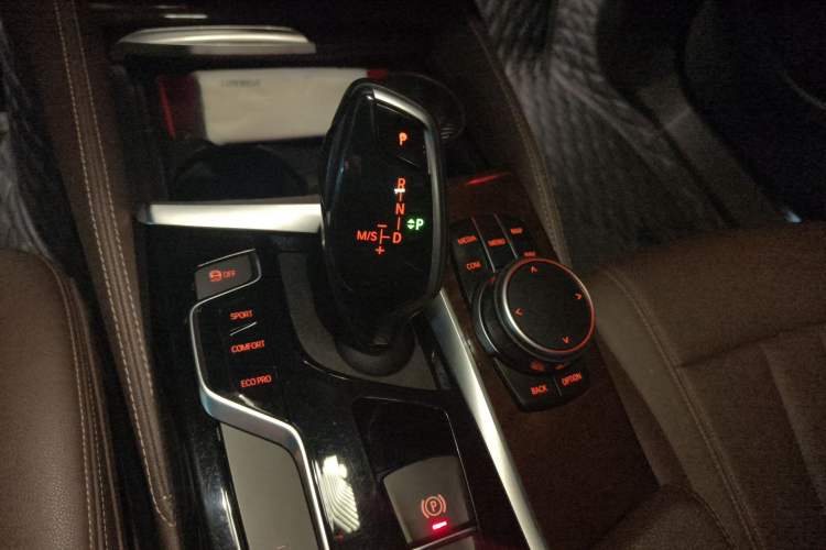 Used BMW 5 Series 2020 525Li Luxury Package Gear Lever