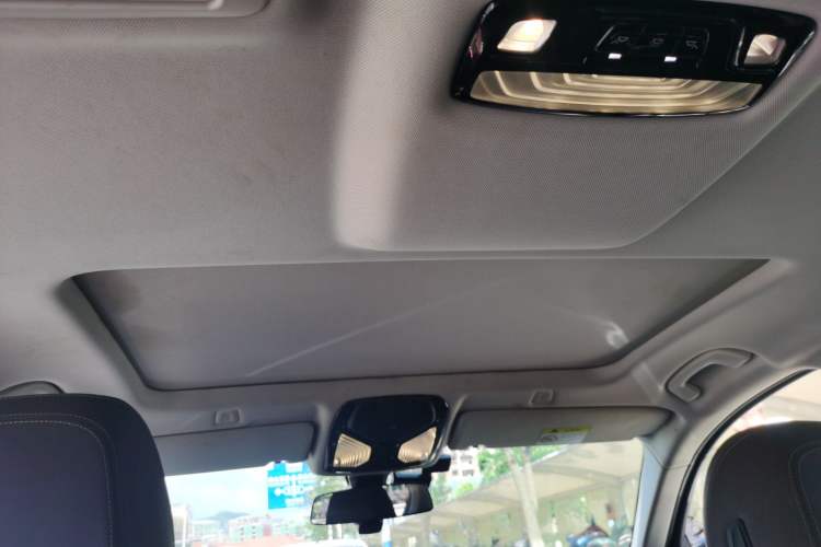 Used BMW 5 Series 2020 525Li Luxury Package Headliner