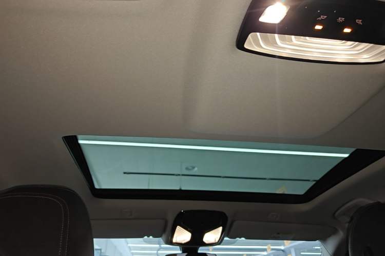 Used BMW 5 Series 2020 525Li Luxury Package Headliner