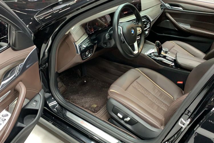 Used BMW 5 Series 2020 530Li xDrive Luxury Package Interior 1