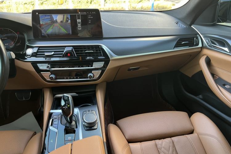 Used BMW 5 Series 2020 525i M Sport Package Interior 1