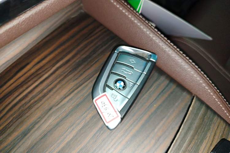 Used BMW 5 Series 2020 530Li xDrive Luxury Package Interior 1