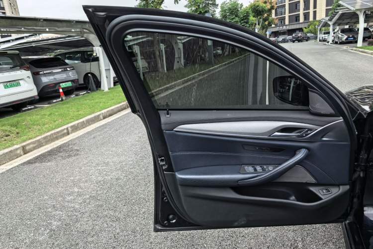 Used BMW 5 Series 2020 530i Sport Line M Sport Package Interior 1